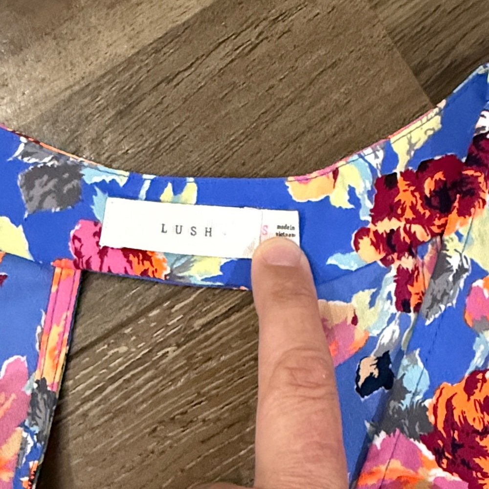 Lush‎ Blue Floral Keyhole Casual Dress - Picture 2 of 3